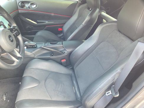 Used 2024 Nissan Z Performance w/ Floor Mat Package RWD image 18