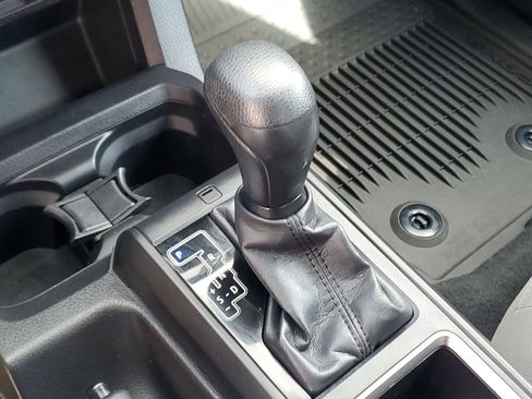 Used 2022 Toyota Tacoma SR image 27