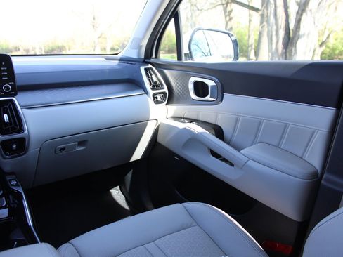 Used 2023 Kia Sorento SX Prestige AWD/4WD image 11