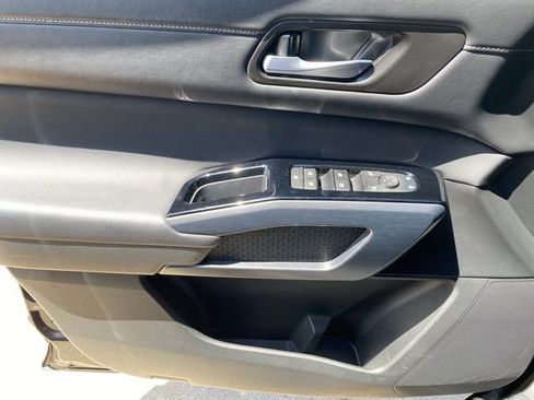 Certified 2025 Nissan Pathfinder SL AWD/4WD image 14