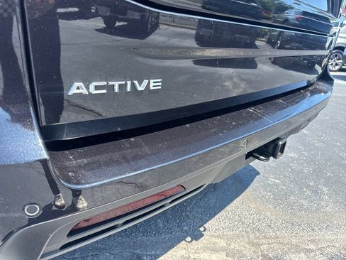 Used 2025 Ford Expedition Active AWD/4WD image 11