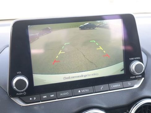 Used 2025 Nissan Sentra SV image 16