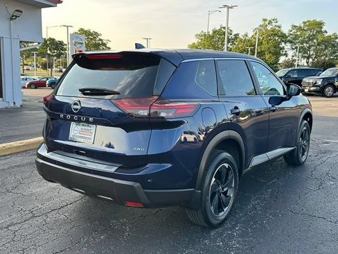Used 2025 Nissan Rogue SV AWD/4WD image 4