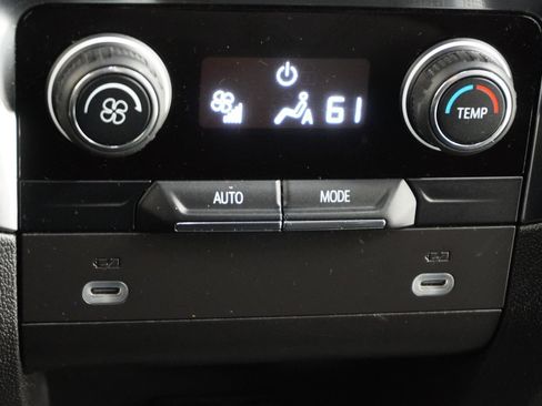 Used 2023 Chevrolet Tahoe LS image 32