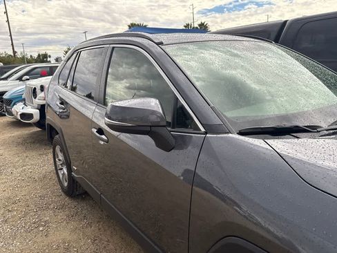 Used 2024 Toyota RAV4 LE AWD/4WD image 4