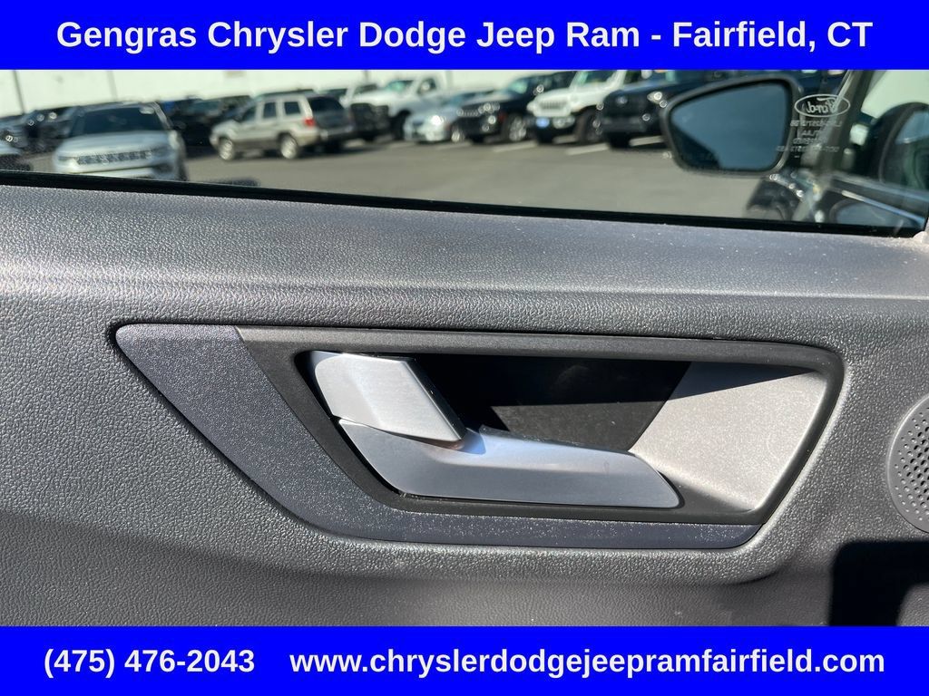 Used 2021 Ford Escape SEL w/ Technology Package AWD/4WD image 39