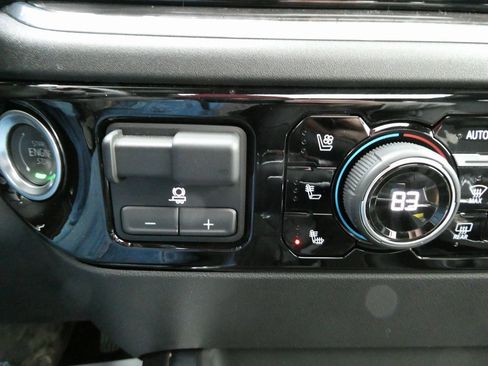 Certified 2025 Chevrolet Silverado 1500 LTZ w/ LTZ Premium Package image 29