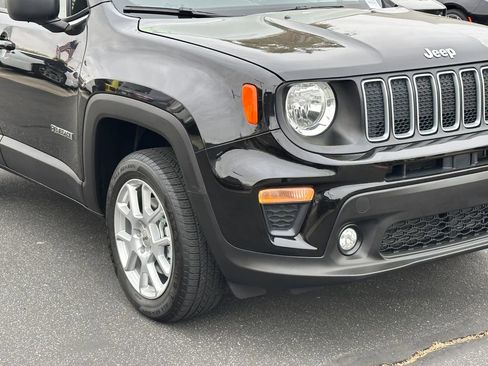 Certified 2022 Jeep Renegade Latitude image 14