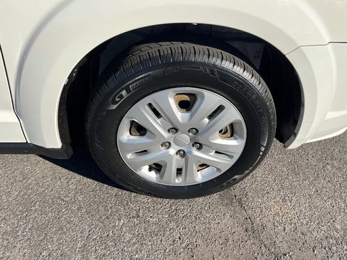 Used 2018 Dodge Journey SE image 44