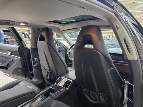Used 2016 Porsche Panamera image 24
