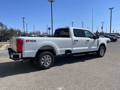 Used 2023 Ford F250 XLT w/ FX4 Off-Road Package image 4