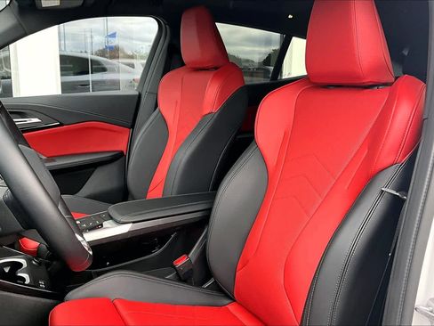 Certified 2025 BMW X2 xDrive28i image 8