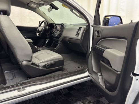 Used 2022 Chevrolet Colorado W/T image 24