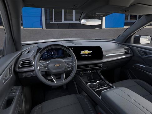 New 2025 Chevrolet Traverse LT w/ Enhanced Driving Package image 15