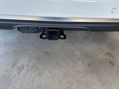 Used 2024 Chrysler Pacifica Pinnacle w/ Trailer Tow Group image 8