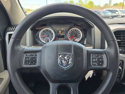 Used 2017 RAM 1500 Classic SLT AWD/4WD image 18