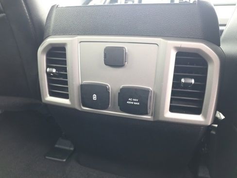 Used 2019 Ford F250 Lariat w/ Chrome Package image 12