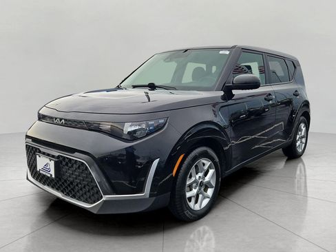 Used 2025 Kia Soul LX w/ LX Technology Package FWD image 4