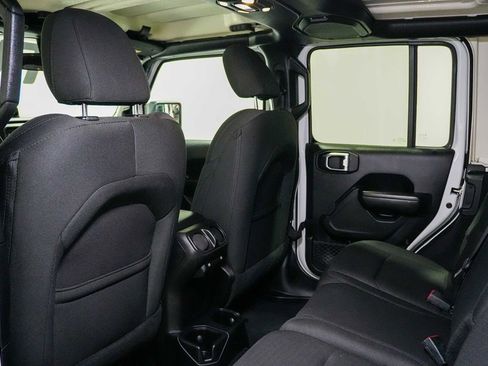 Used 2019 Jeep Wrangler Unlimited Sport S AWD/4WD image 21