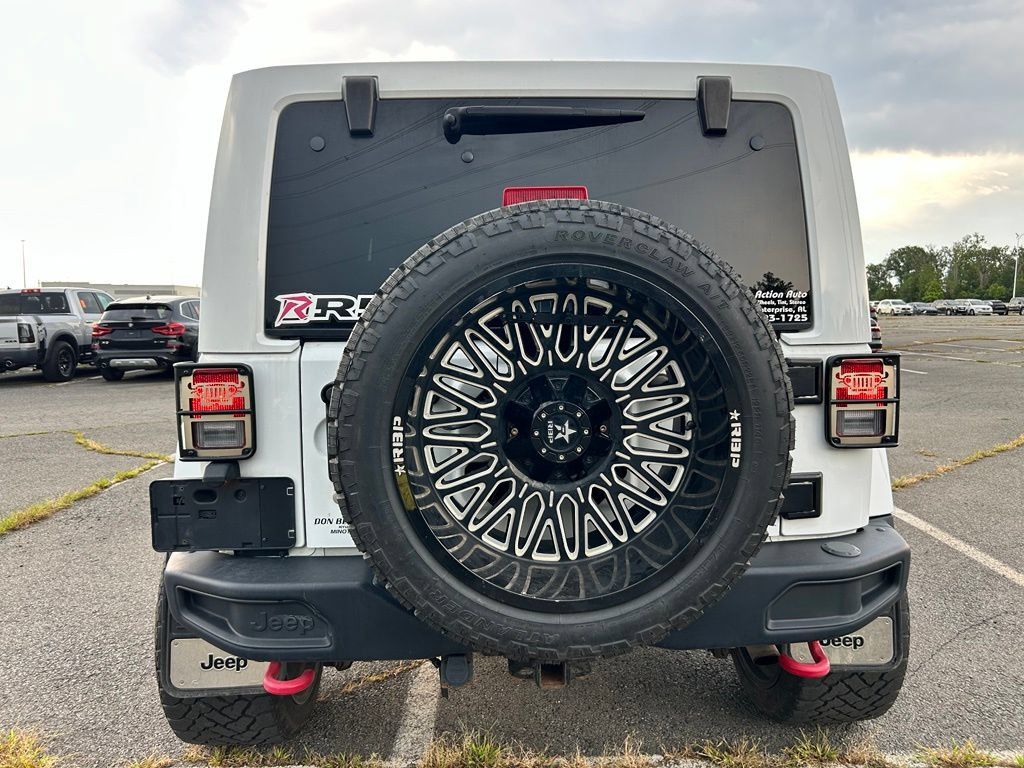 Used 2017 Jeep Wrangler Unlimited Rubicon AWD/4WD image 7