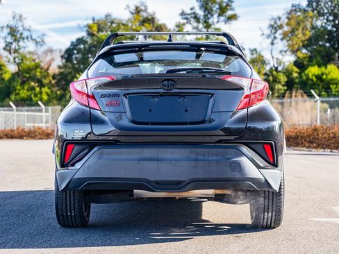 Used 2021 Toyota C-HR XLE image 6