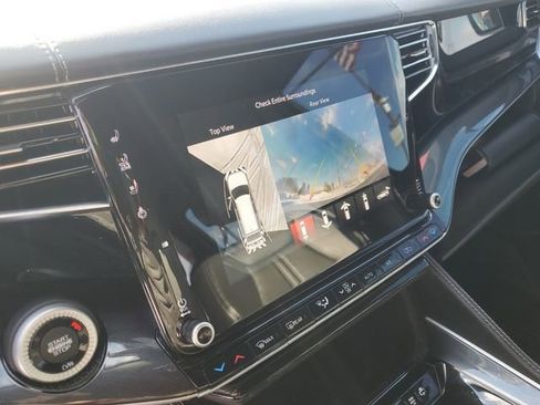 Used 2023 Jeep Wagoneer Base w/ Convenience Group I image 13