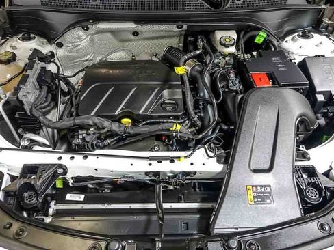 Used 2025 Buick Envista Sport Touring w/ Convenience I Package FWD image 33