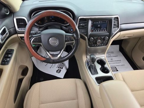 Used 2019 Jeep Grand Cherokee Laredo RWD image 7