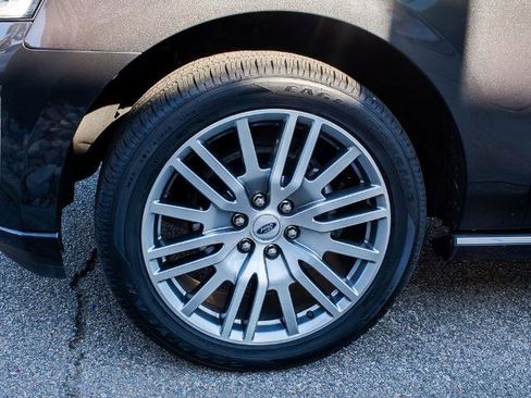 Certified 2023 Ford Expedition Platinum image 5