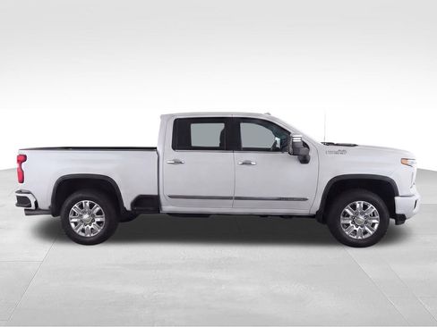 Used 2024 Chevrolet Silverado 2500 High Country w/ High Country Premium Package image 10
