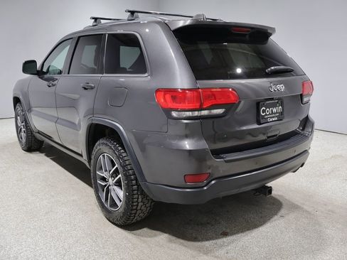 Used 2018 Jeep Grand Cherokee Limited AWD/4WD image 5