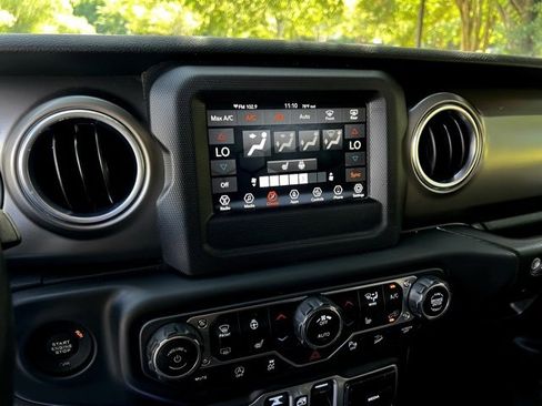 Used 2018 Jeep Wrangler Unlimited Rubicon w/ Safety Group image 43