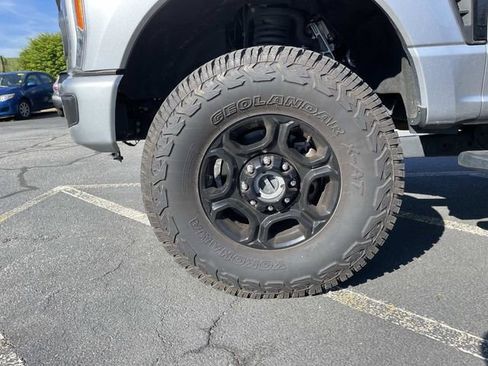 Used 2023 Ford F250 XL w/ STX Appearance Package image 9