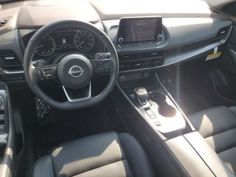 Used 2023 Nissan Rogue SV w/ SV Premium B Package FWD image 10