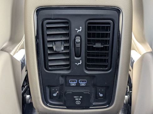 Used 2014 Jeep Grand Cherokee Limited w/ Mopar Chrome Edition Group AWD/4WD image 19