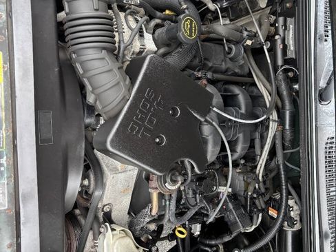 Used 2004 Ford Explorer Sport Trac XLT AWD/4WD image 34