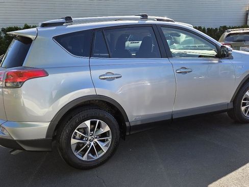 Used 2017 Toyota RAV4 XLE w/ All Weather Liner Package AWD/4WD image 7