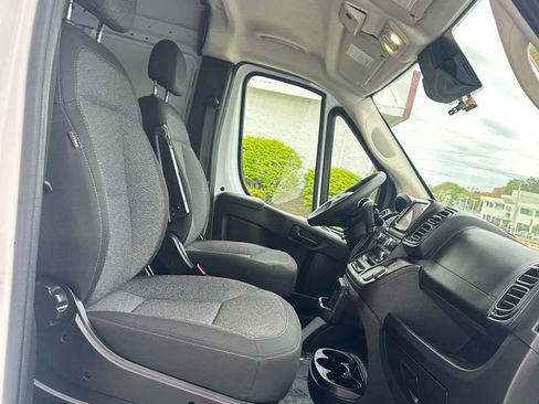Used 2025 RAM ProMaster 2500 w/ Convenience Group FWD image 31