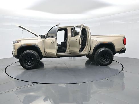 Used 2023 GMC Canyon AT4 w/ AT4 Premium Package image 39