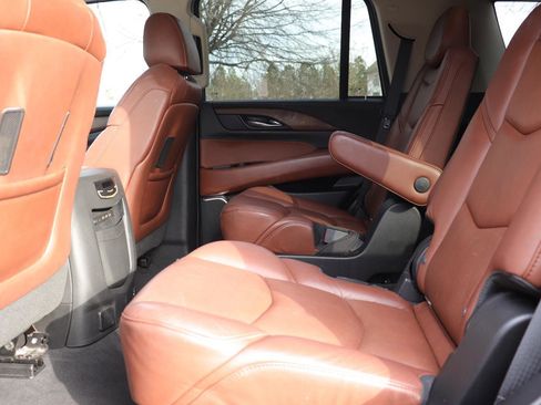 Used 2020 Cadillac Escalade Premium Luxury image 12