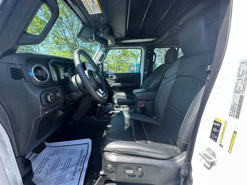 Used 2024 Jeep Wrangler High Altitude AWD/4WD image 23