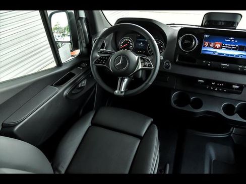 New 2025 Mercedes-Benz Sprinter 2500 image 6