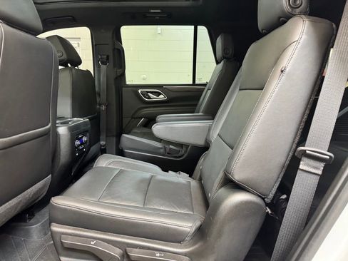 Used 2021 Chevrolet Tahoe LT w/ LT Signature Package image 16