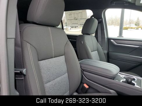 New 2025 GMC Acadia Elevation image 20