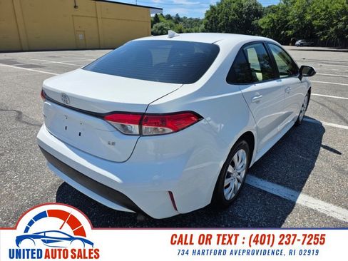 Used 2020 Toyota Corolla LE FWD image 5