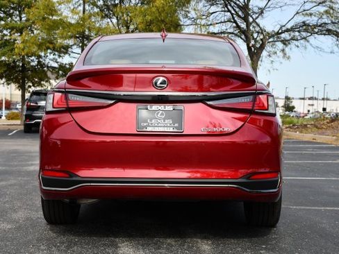 Certified 2025 Lexus ES 300h w/ Premium Package image 6