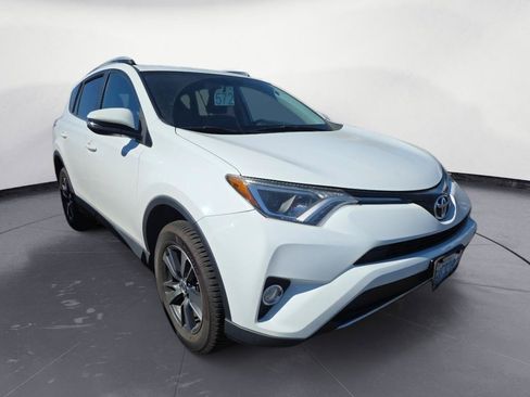 Used 2016 Toyota RAV4 XLE AWD/4WD image 2