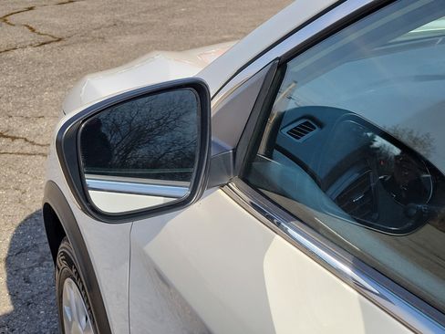 Used 2020 Nissan Rogue Sport S image 10