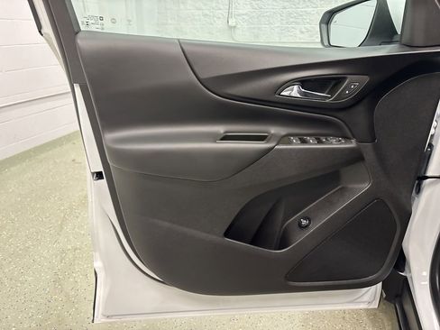 Used 2024 Chevrolet Equinox LT image 14