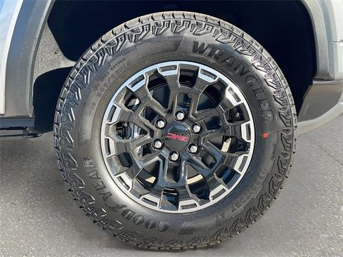 New 2026 GMC Canyon AT4 image 19